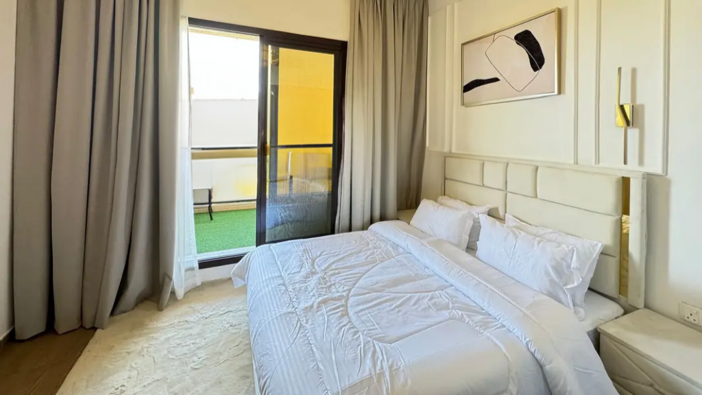 3 bedrooms in Elite 10 Sports Residence