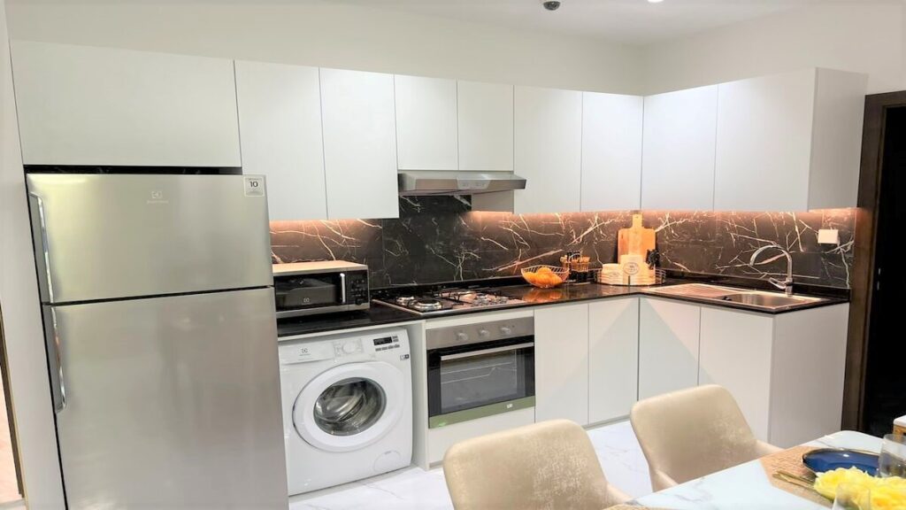 3 bedrooms in Maimoon Gardens